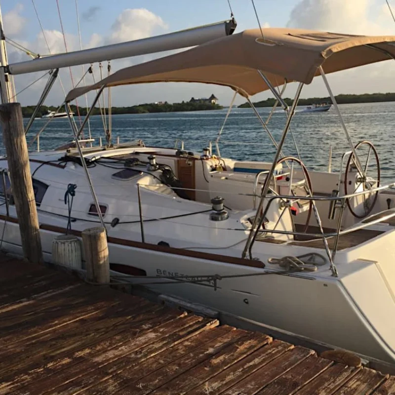 Liveaboard 43′ sailboat4